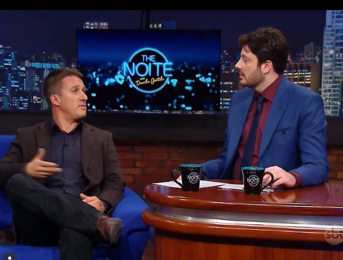 Biólogo Randy Baldresca, especialista em controle de pragas, em entrevista no The Noite (SBT)